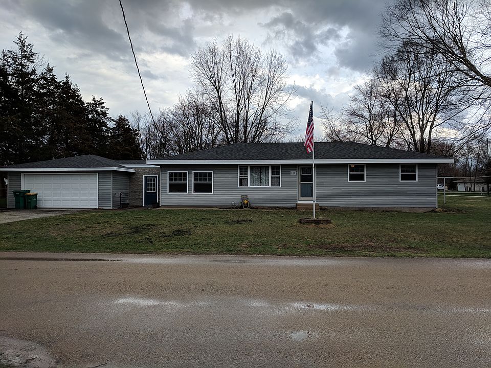 1st image of 160 Oak St