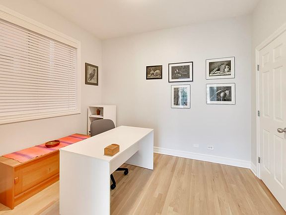 5th image of 608 Hinman Ave APT 2S