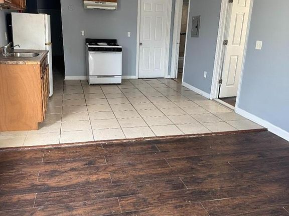 4th image of 542 S 18Th St