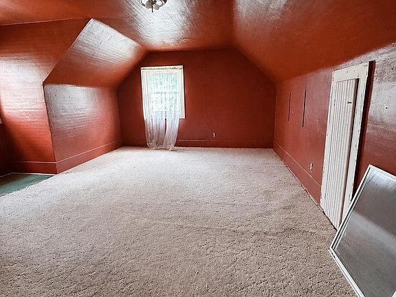 5th image of 262 S 9th St