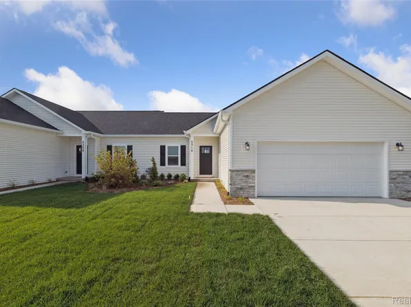 2315 Gilder Dr, Howell, MI 48843