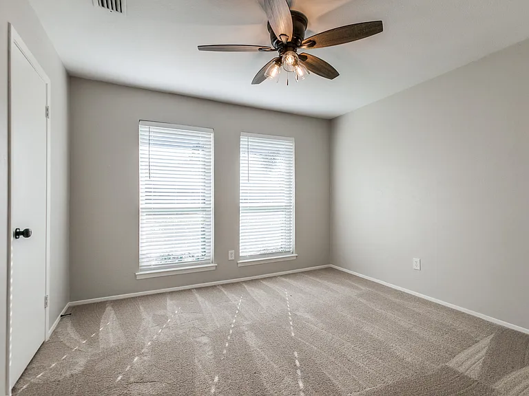2705 Forest Park Dr — Photo 13
