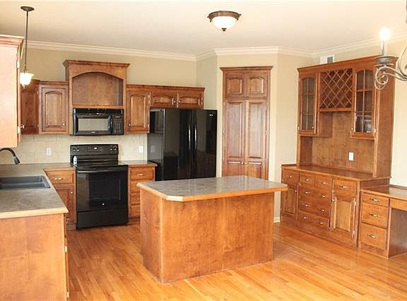 4th image of 4801 S 22nd St