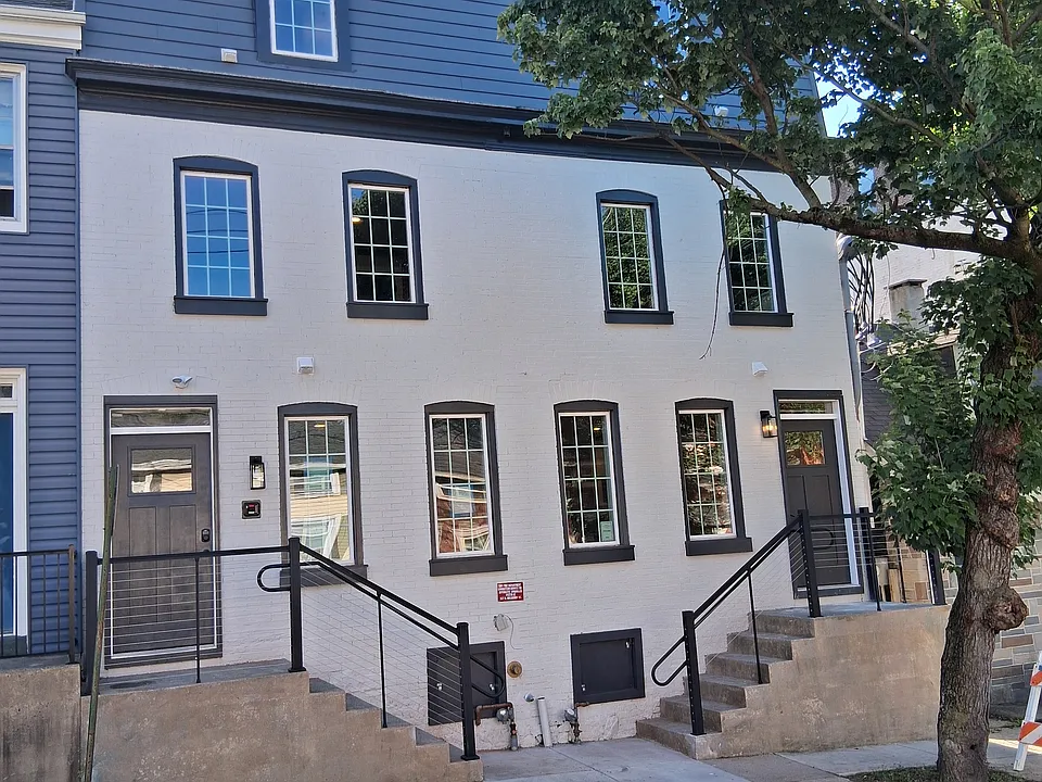 329 N Mulberry St #6