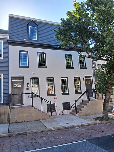 329 N Mulberry St Photo 1