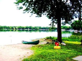 1028 N Dousman Rd, Oconomowoc, WI 53066