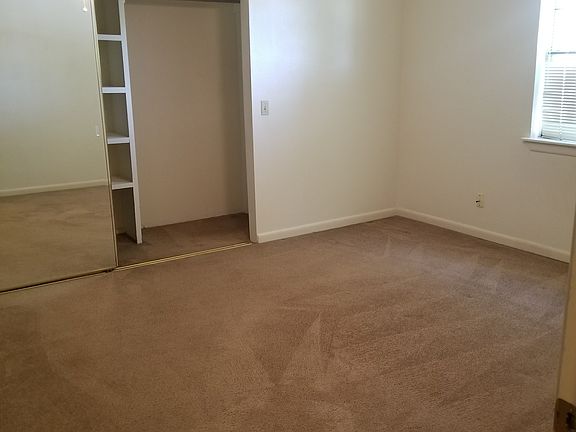 3rd image of 3614 Hawthorne Dr