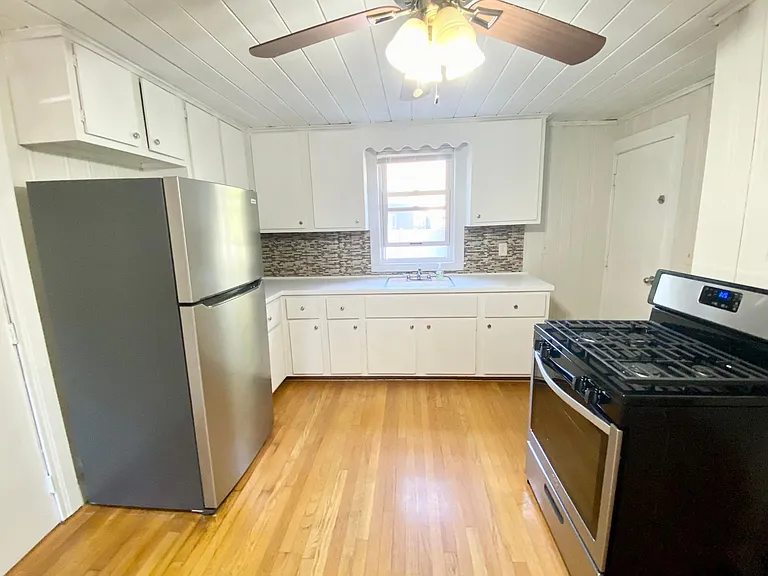 8 Mount Pleasant St — Photo 1