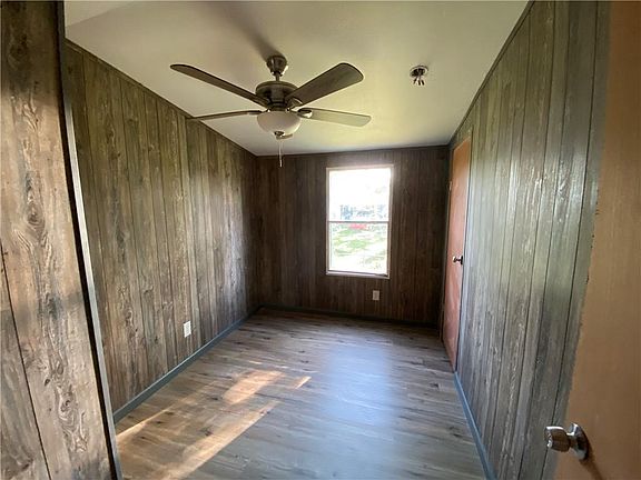 5th image of 136 Meyers Ln