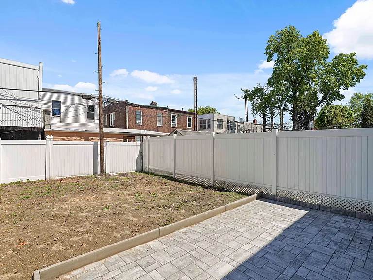 67th Dr — Photo 12