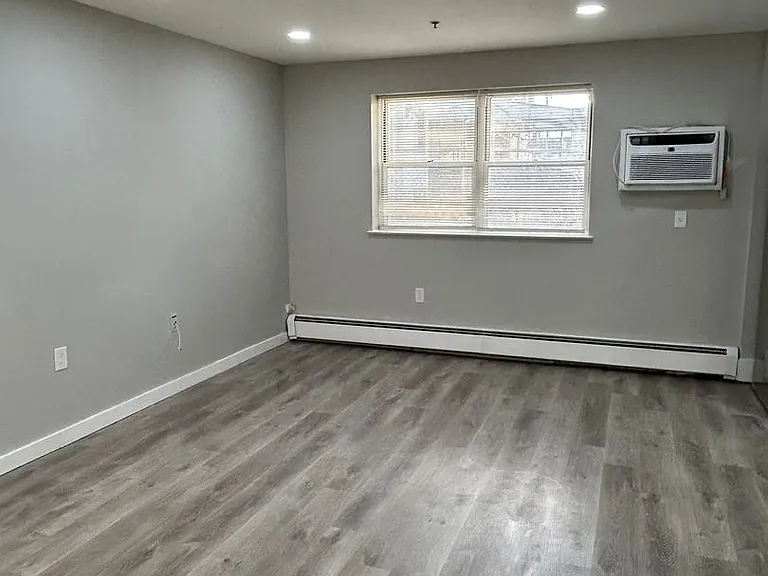 Austin Manor Apartments — Photo 51