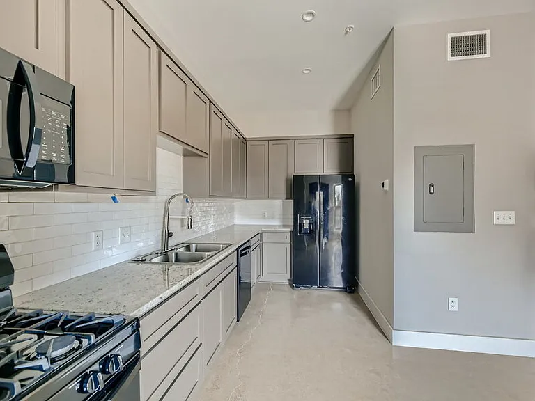 3523 Gonzales St #200 — Photo 5