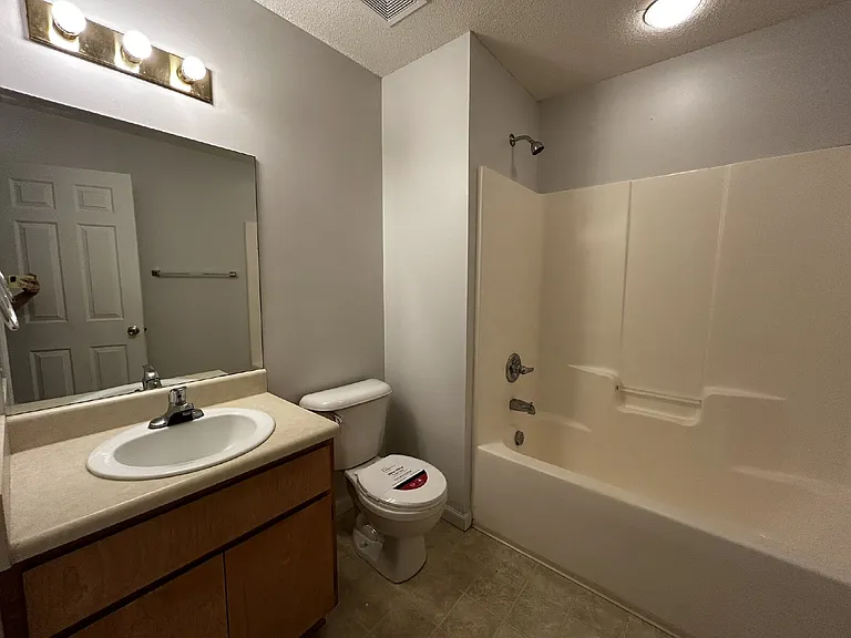 101 Hall St #224 — Photo 9