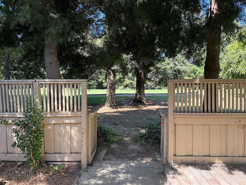 3133 Swallows Nest Dr