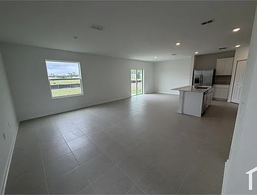 3 bed, 1429 sqft, $2,500 — Photo 4