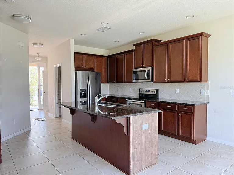 2428 Chateau Loop — Photo 14