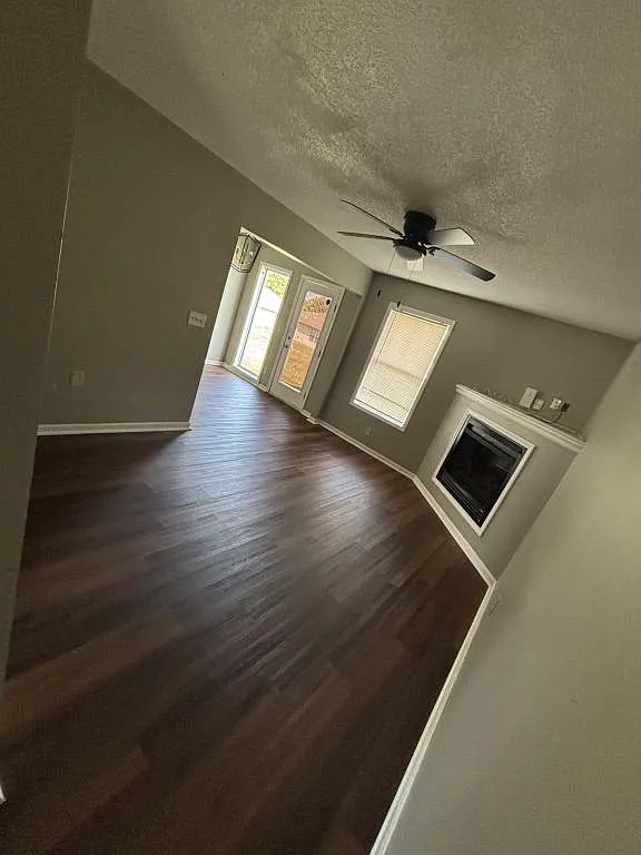 1923-25 Arrowhead Ct — Photo 2