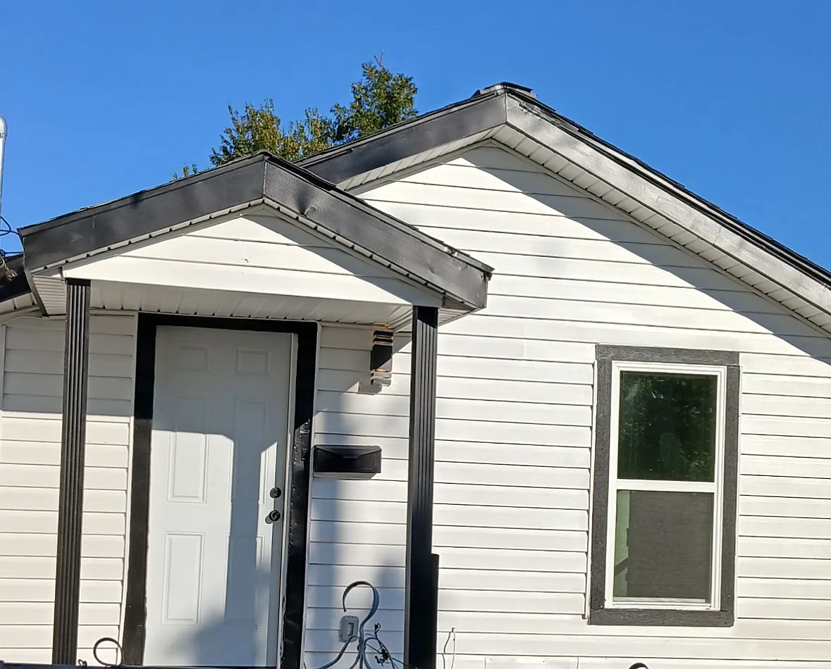 3 bed, 1.5 bath, 833 sqft, $1,400 — Photo 3