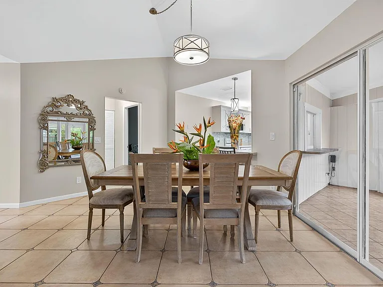 1127 E Seminole Ave #8A — Photo 11