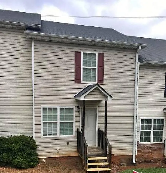 66 Fairview St photo 1