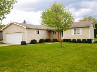 711 Williamsburg Dr, Caro, MI 48723