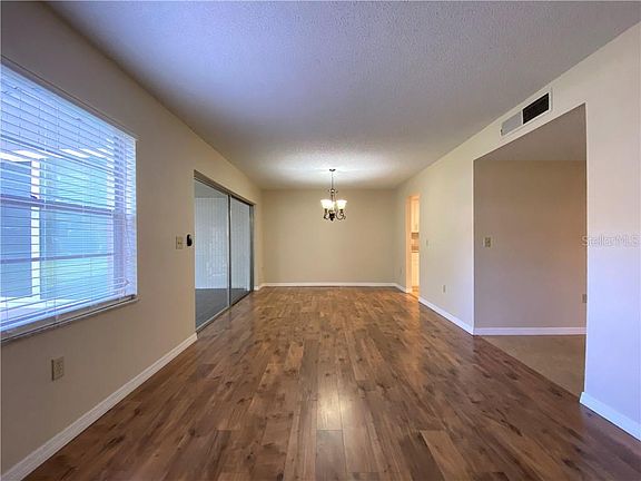 4th image of 125 Teriwood St
