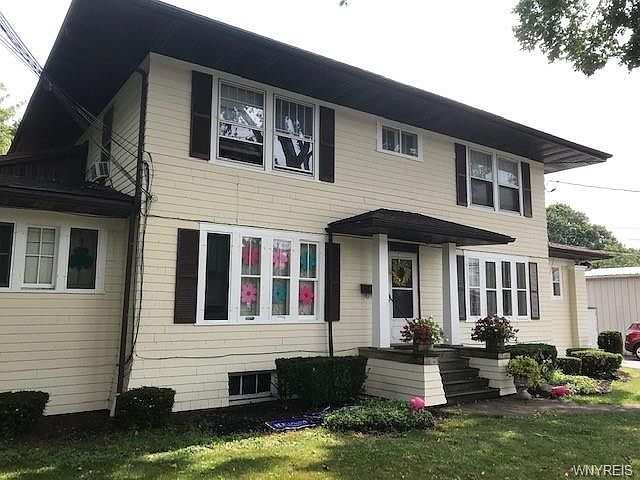 1st image of 279 Lake St
