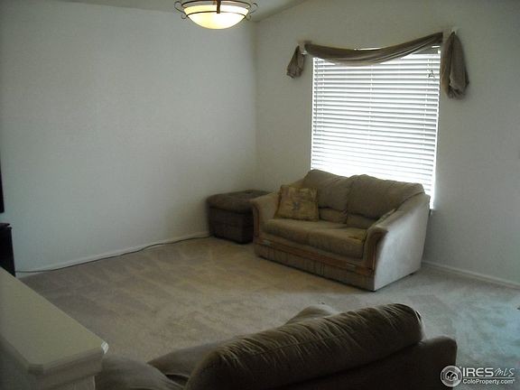 4th image of 2414 W B St
