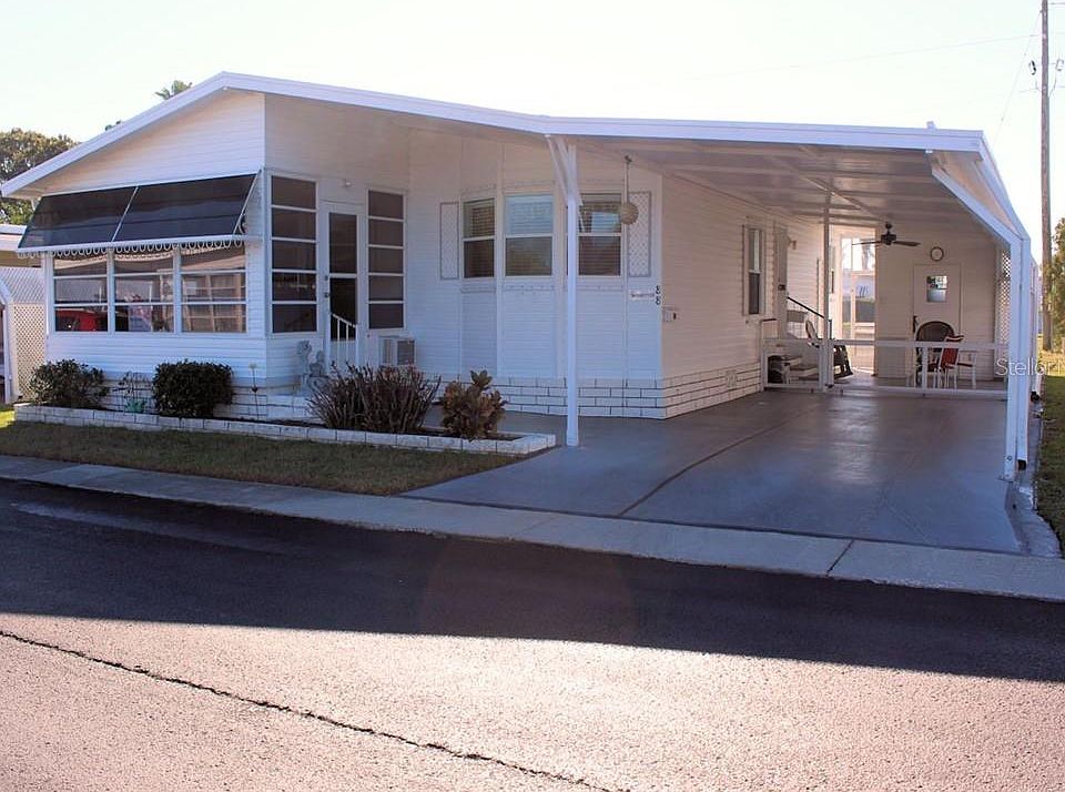 1st image of 88 Pindo Palm St E