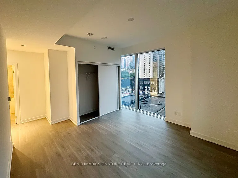 8 Wellesley St W #608 — Photo 4