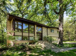 1312 Woodland Ct W, Riverwoods, IL 60015