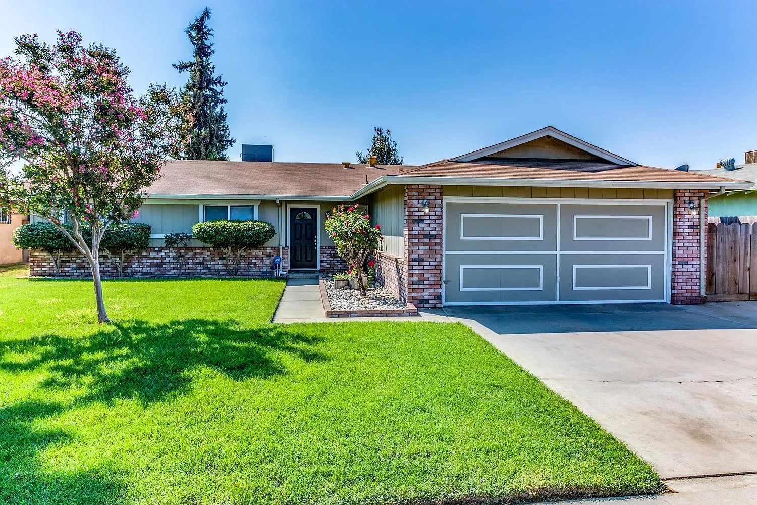 4908 Ebbett Way photo 1