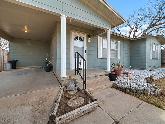 4th image of 1600 E 17th St