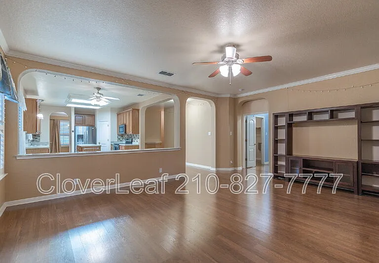 22714 Sabine Smt — Photo 13