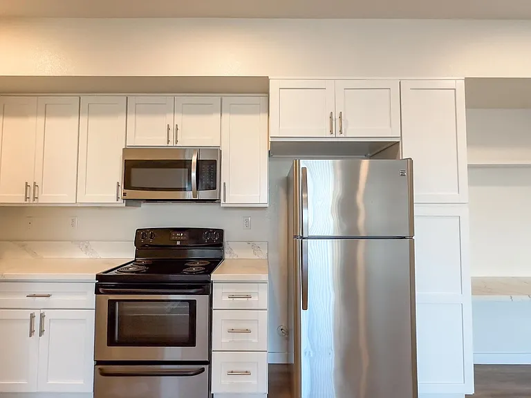La Perla Apartments — Photo 19
