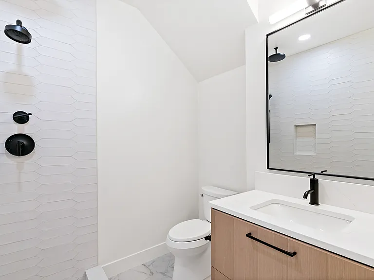 1273 Meade St — Photo 7