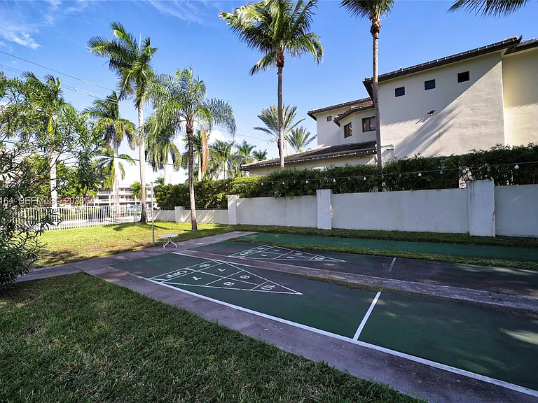 541 Blue Heron Dr #205 — Photo 38
