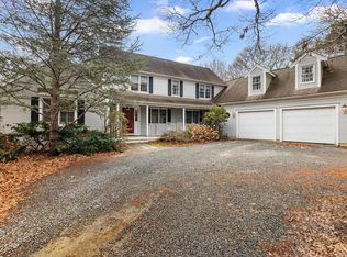 203 Cotuit Bay Dr, Cotuit, MA 02635