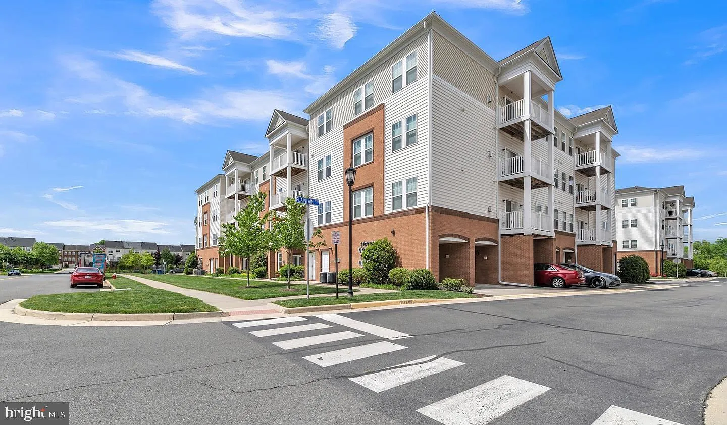 Centre Park Stone Ridge Condo — Photo 1