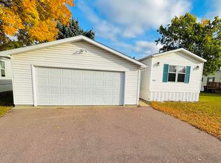 4704 W 14th Pl, Sioux Falls, SD 57106