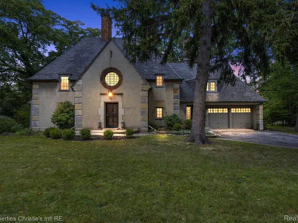 347 Kercheval Ave, Grosse Pointe Farms, MI 48236
