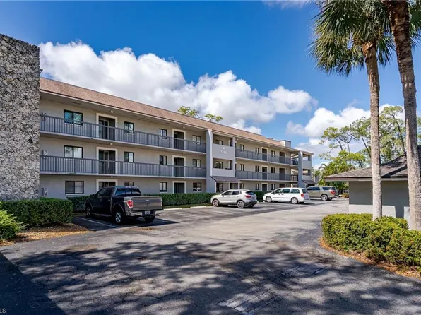 5789 Gage LN #203A, NAPLES, FL 34113