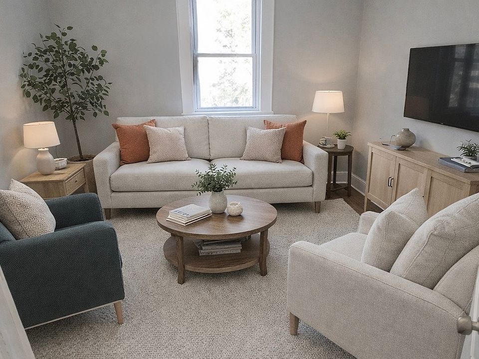 1st image of 110 Hilton Ave #4