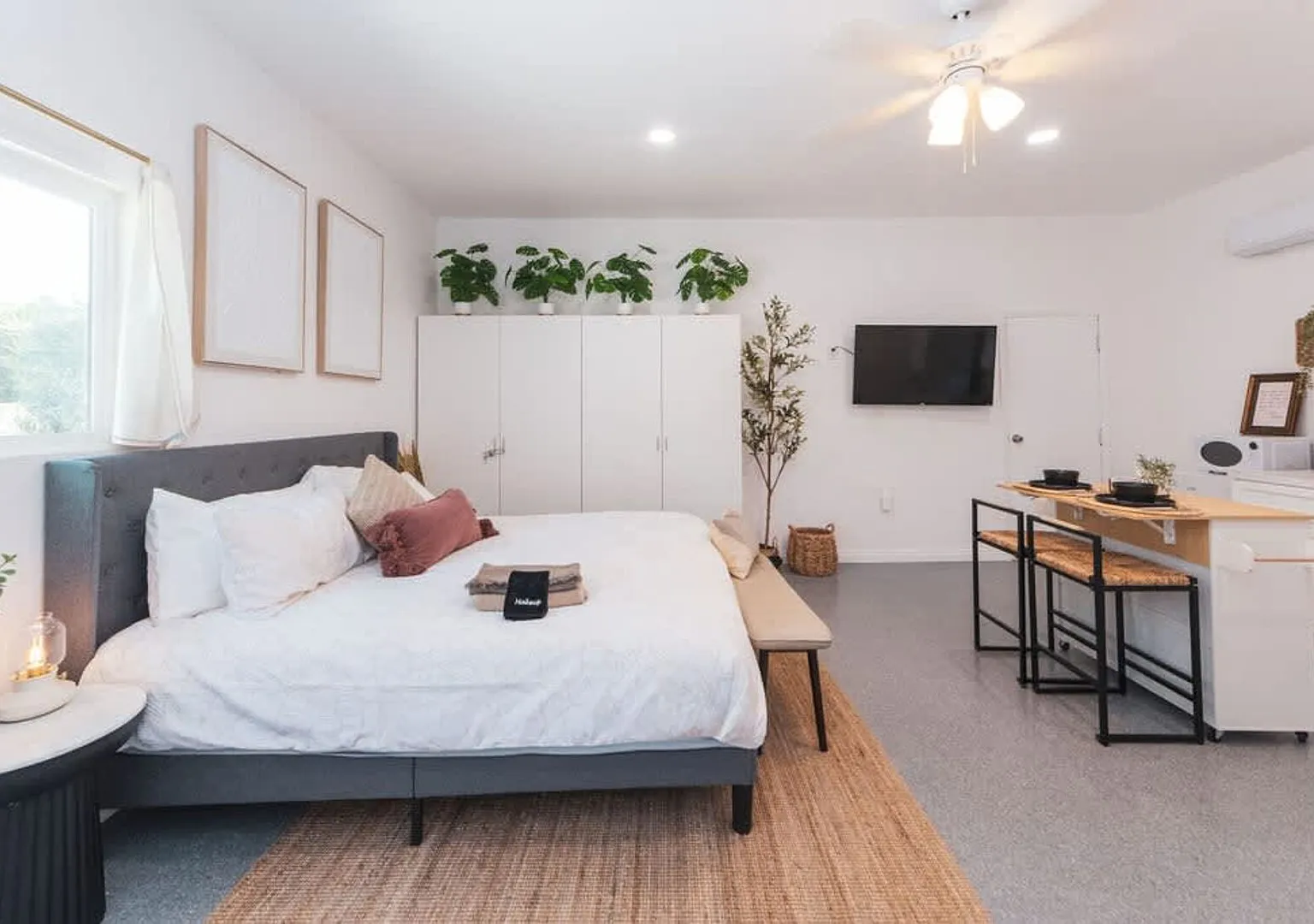 Welcoming Claremont Studio W/Private Yard&Pool Spa — Photo 1