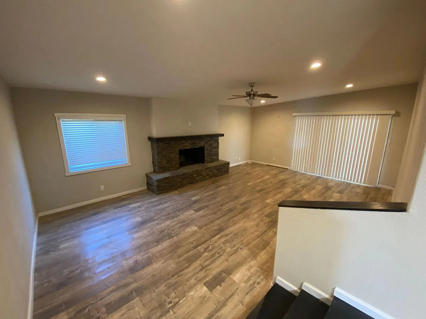 4BD 2BA on Montezuma! Driveway Parking — Photo 4