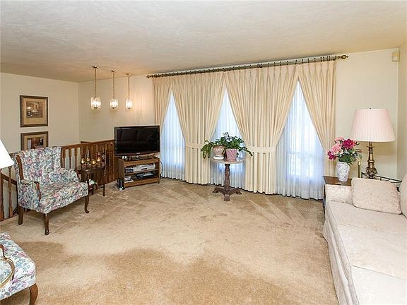 4th image of 140 Teton Dr