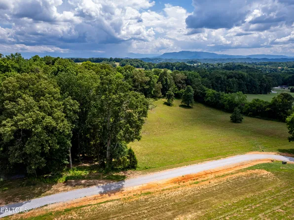 Huntleigh Ct, Kodak, TN 37764