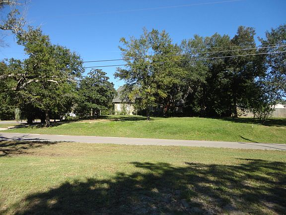 3rd image of 1299 Kensington Dr