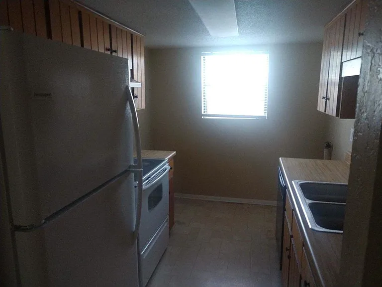 114 Blissett Dr #J — Photo 3