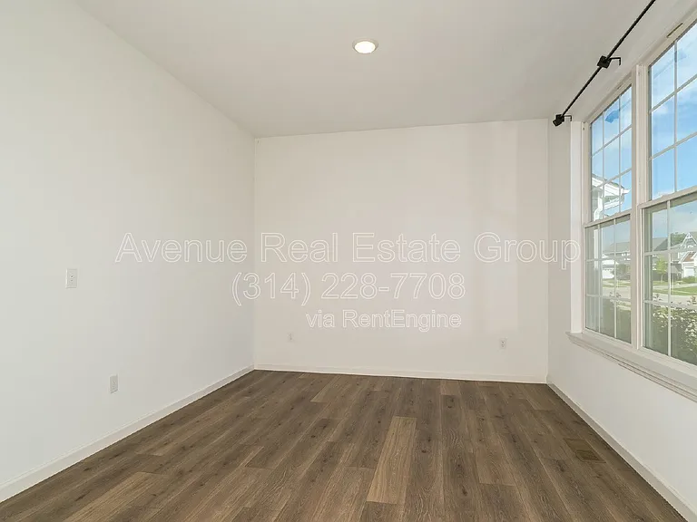 608 Highland Prairie Dr — Photo 14